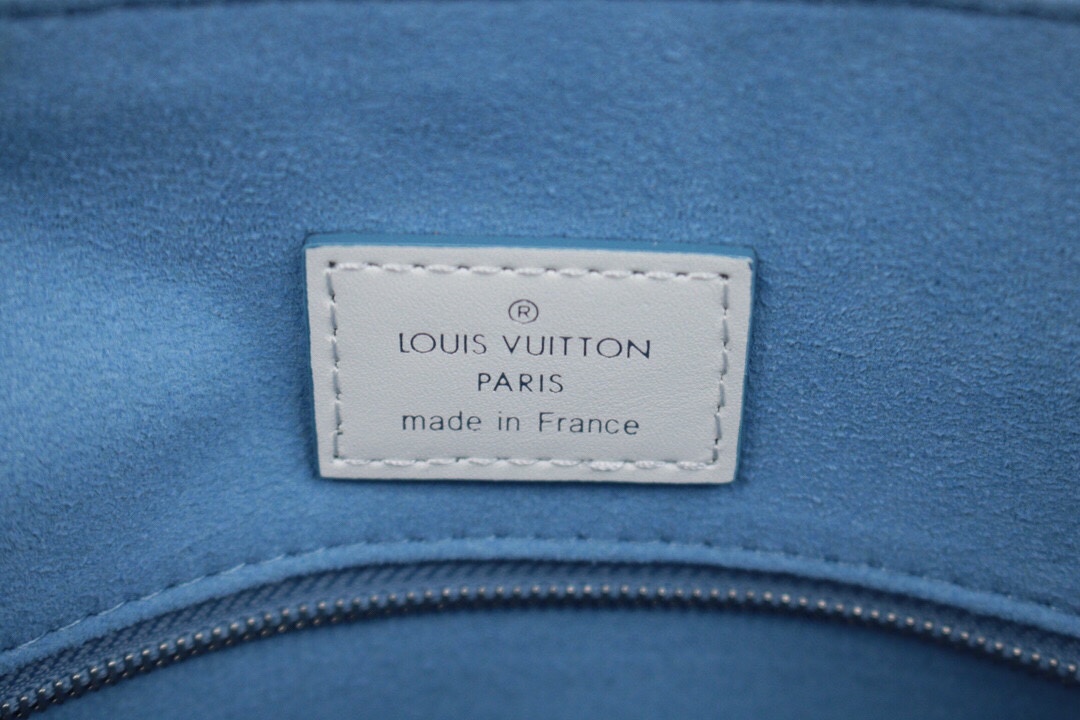 Louis Vuitton M56201 Beaubourg Hobo MM